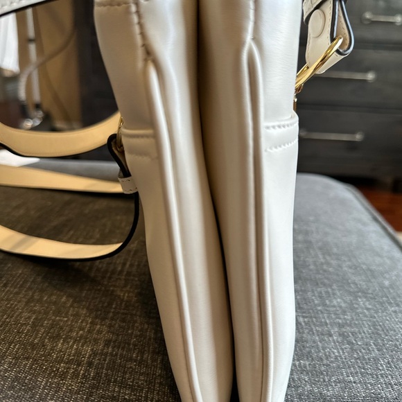 ***SOLD*** Gucci - Picture 5 of 10